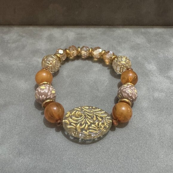 Handmade Beaded Bracelet With Gold Floral Accents Unique Elegant Design Expandab - Picture 1 of 4